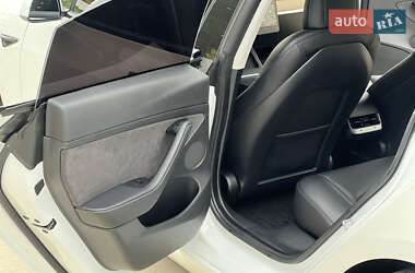 Седан Tesla Model 3 2021 в Луцке
