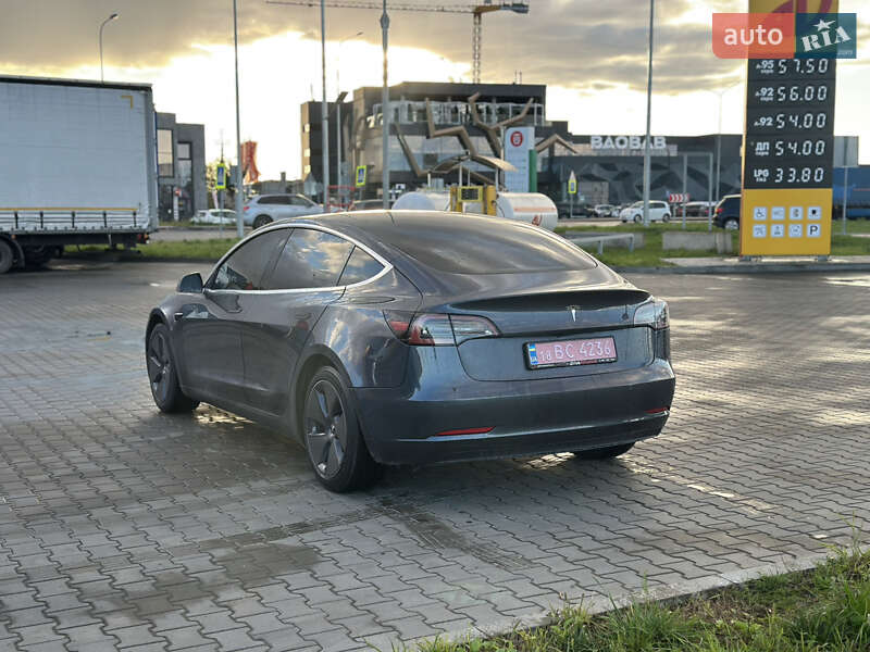 Седан Tesla Model 3 2020 в Луцке фото 5 Седан Tesla Model 3 2020 в Луцке