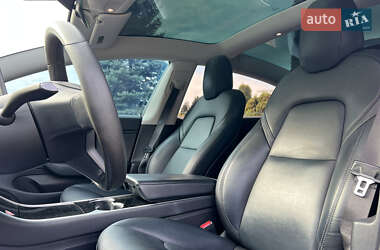Седан Tesla Model 3 2019 в 