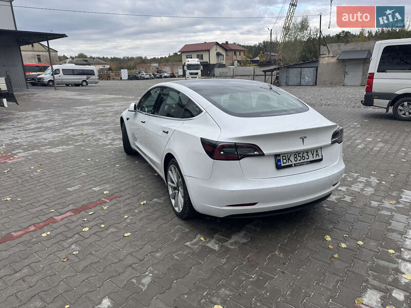 Седан Tesla Model 3 2019 в Костополе