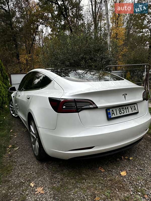 Седан Tesla Model 3 2019 в Броварах