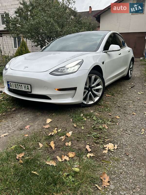 Седан Tesla Model 3 2019 в Броварах