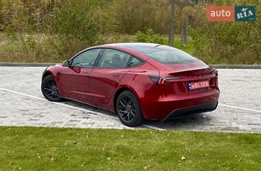 Tesla Model 3 2024