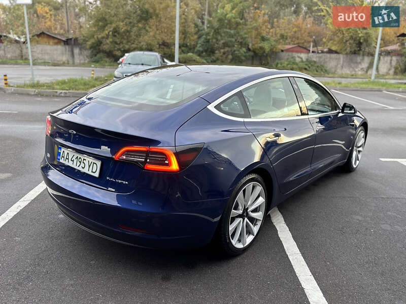 Седан Tesla Model 3 2020 в Киеве