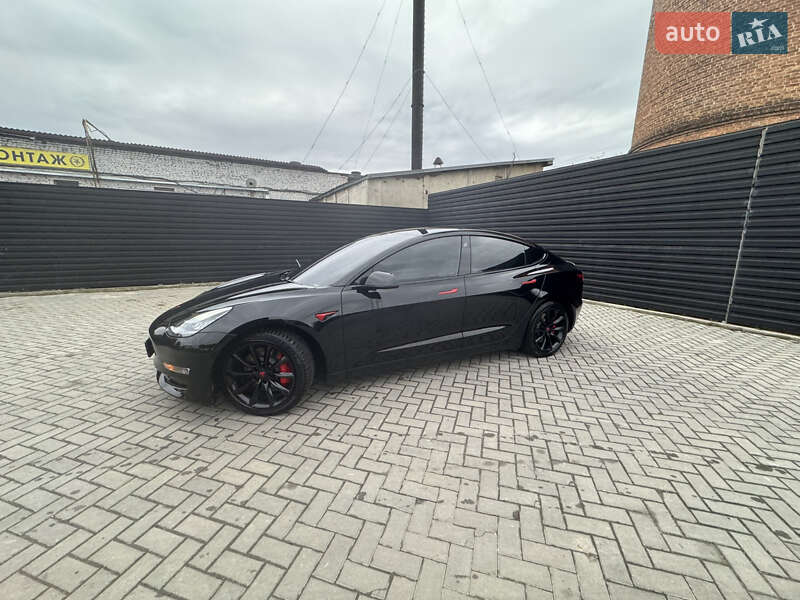 Седан Tesla Model 3 2019 в Ивано-Франковске