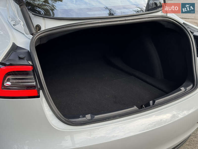 Седан Tesla Model 3 2022 в Нетешине фото 13 Седан Tesla Model 3 2022 в Нетешине