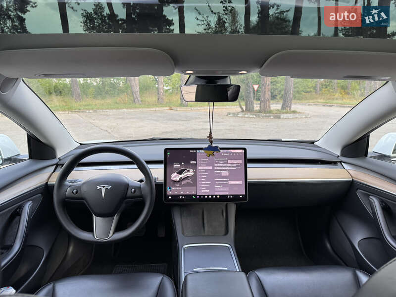 Седан Tesla Model 3 2022 в Нетешине фото 23 Седан Tesla Model 3 2022 в Нетешине
