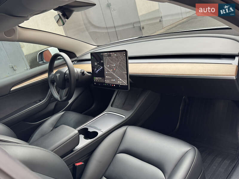 Седан Tesla Model 3 2021 в Киеве фото 5 Седан Tesla Model 3 2021 в Киеве