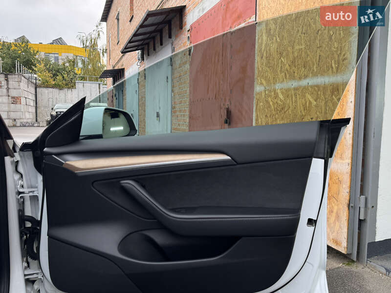 Седан Tesla Model 3 2021 в Киеве фото 29 Седан Tesla Model 3 2021 в Киеве