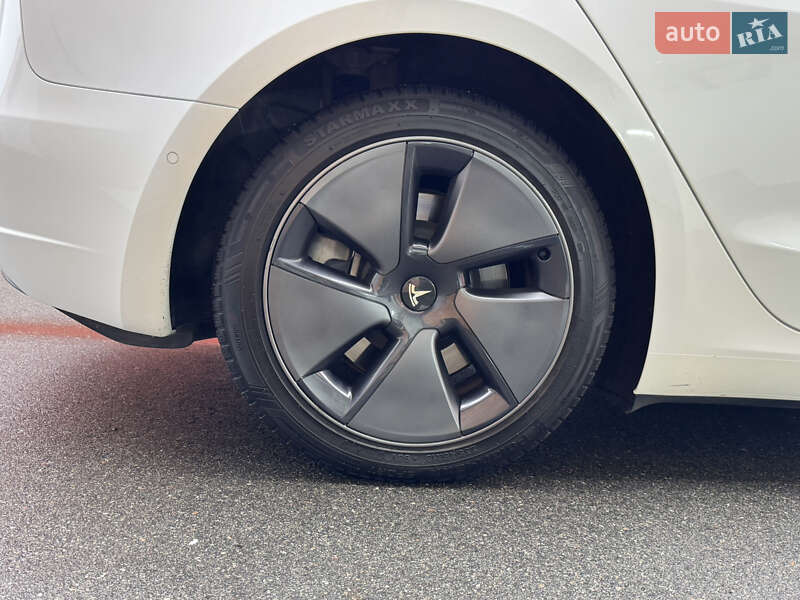 Седан Tesla Model 3 2021 в Киеве фото 33 Седан Tesla Model 3 2021 в Киеве