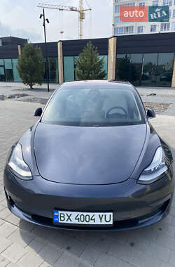 Седан Tesla Model 3 2019 в 