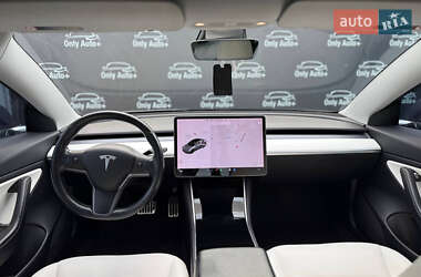 Седан Tesla Model 3 2019 в 