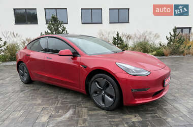 Седан Tesla Model 3 2021 в Луцке