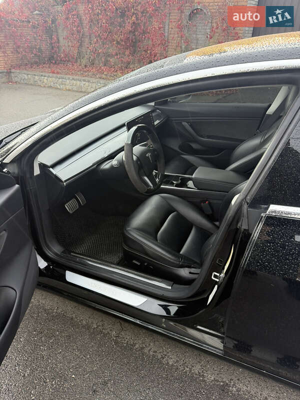 Седан Tesla Model 3 2019 в Киеве фото 12 Седан Tesla Model 3 2019 в Киеве