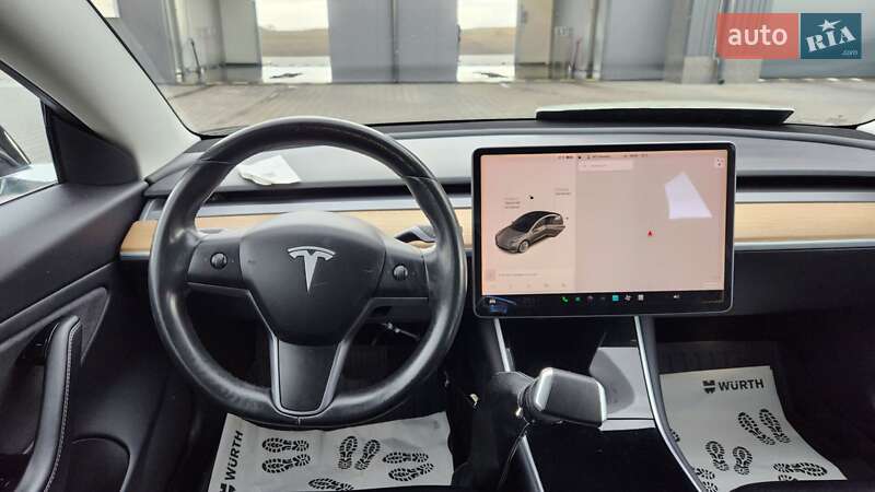 Седан Tesla Model 3 2019 в Благовещенском