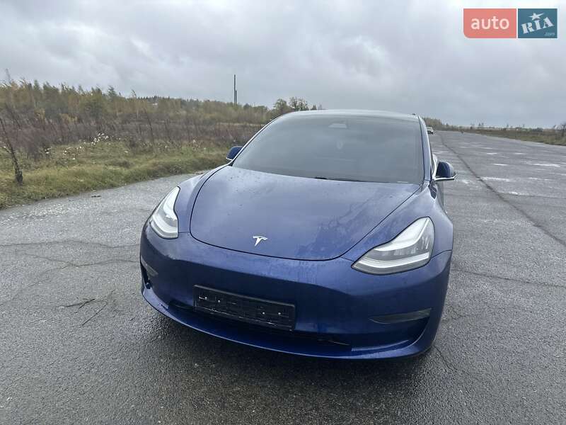 Седан Tesla Model 3 2019 в Березному
