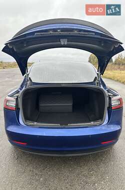 Седан Tesla Model 3 2019 в 
