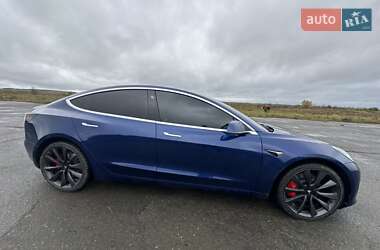 Седан Tesla Model 3 2019 в 