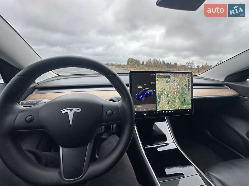 Седан Tesla Model 3 2019 в Березному