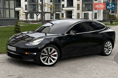 Седан Tesla Model 3 2019 в 