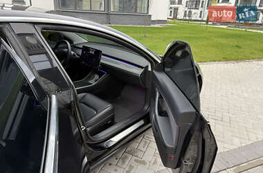 Седан Tesla Model 3 2019 в 