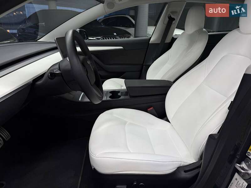 Седан Tesla Model 3 2022 в Одессе