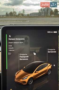 Седан Tesla Model 3 2022 в 