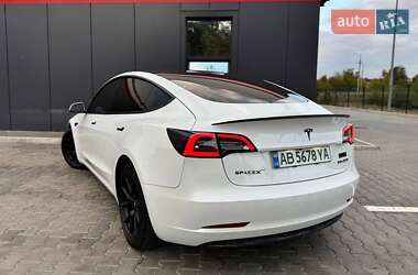 Седан Tesla Model 3 2022 в 
