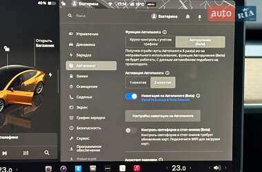 Седан Tesla Model 3 2022 в 