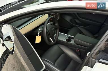 Седан Tesla Model 3 2022 в 