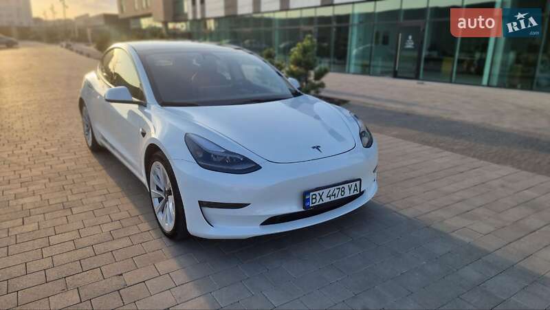 Седан Tesla Model 3 2021 в Хмельницькому
