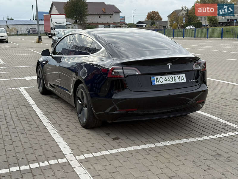 Седан Tesla Model 3 2019 в Нововолынске