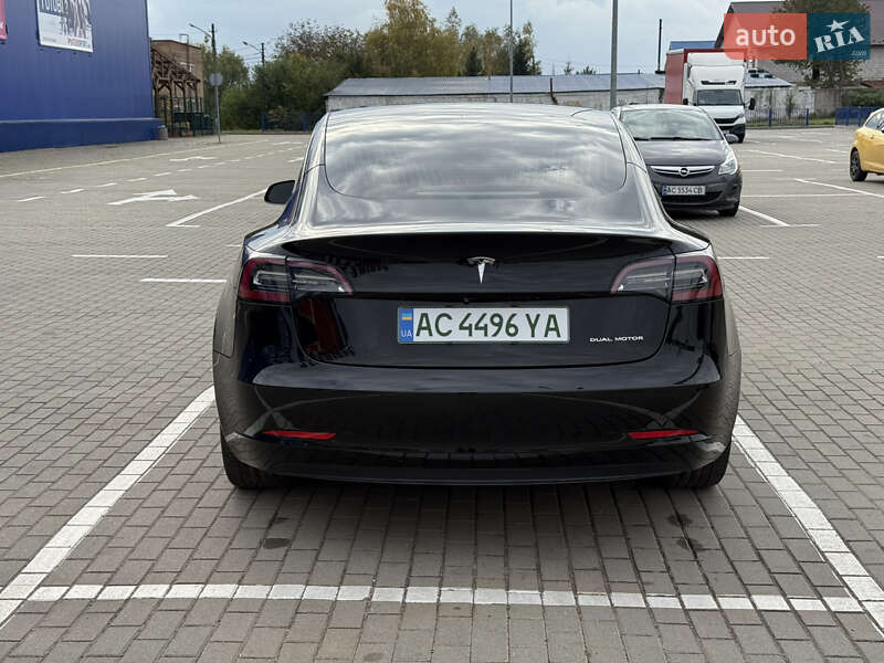Седан Tesla Model 3 2019 в Нововолынске