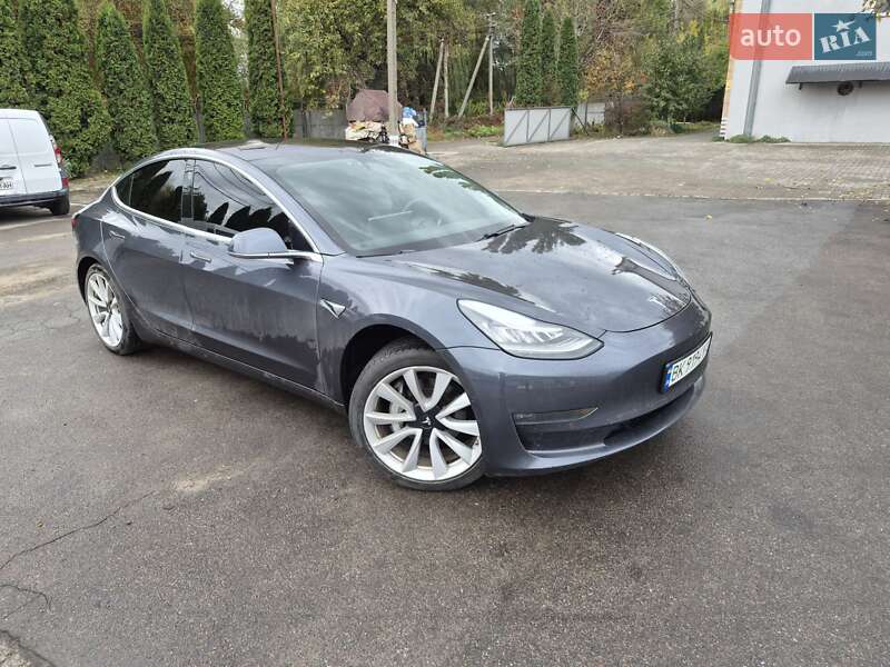 Седан Tesla Model 3 2018 в Ровно фото Седан Tesla Model 3 2018 в Ровно