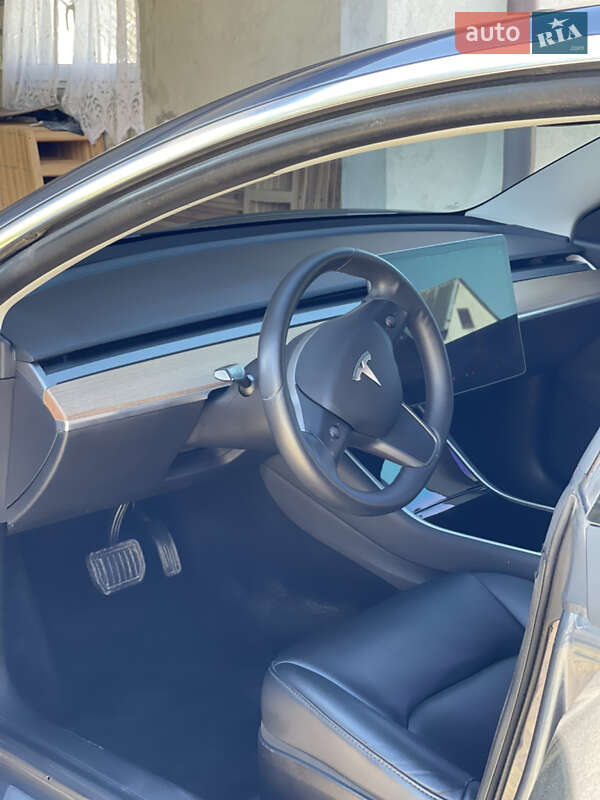 Седан Tesla Model 3 2020 в Львове фото 26 Седан Tesla Model 3 2020 в Львове