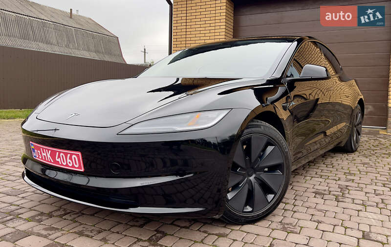 Седан Tesla Model 3 2024 в Олевську