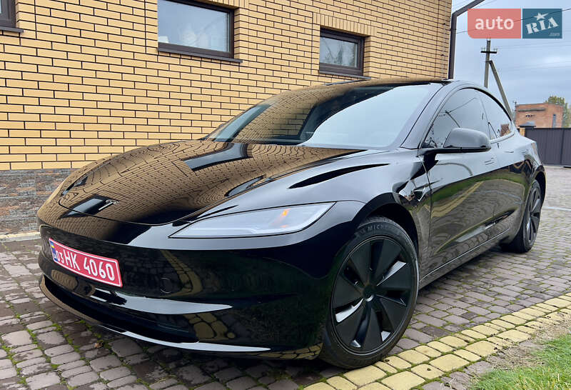 Седан Tesla Model 3 2024 в Олевську