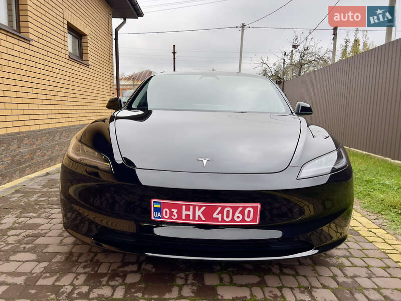 Седан Tesla Model 3 2024 в Олевську