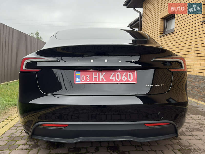Седан Tesla Model 3 2024 в Олевську