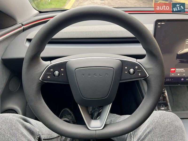 Седан Tesla Model 3 2024 в Олевську
