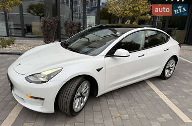 Седан Tesla Model 3 2021 в 