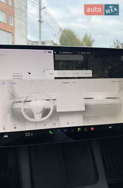 Седан Tesla Model 3 2021 в 