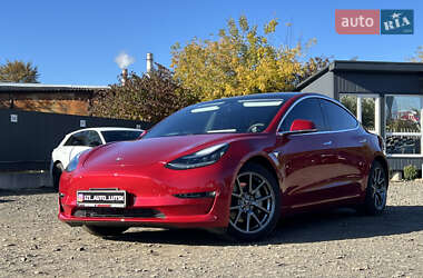 Седан Tesla Model 3 2020 в 