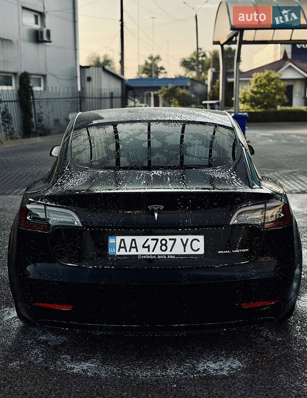 Седан Tesla Model 3 2019 в Киеве