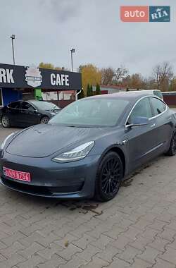 Седан Tesla Model 3 2018 в Києві