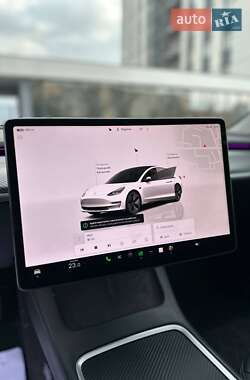 Седан Tesla Model 3 2022 в 
