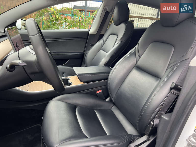 Седан Tesla Model 3 2019 в Львове фото 14 Седан Tesla Model 3 2019 в Львове