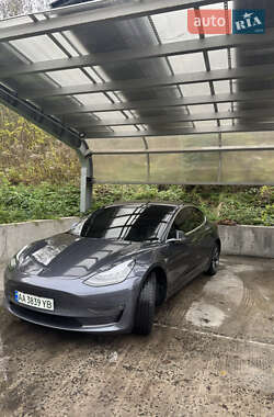 Седан Tesla Model 3 2019 в 