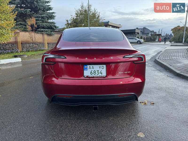 Седан Tesla Model 3 2024 в Києві