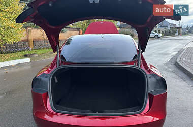 Седан Tesla Model 3 2024 в Києві